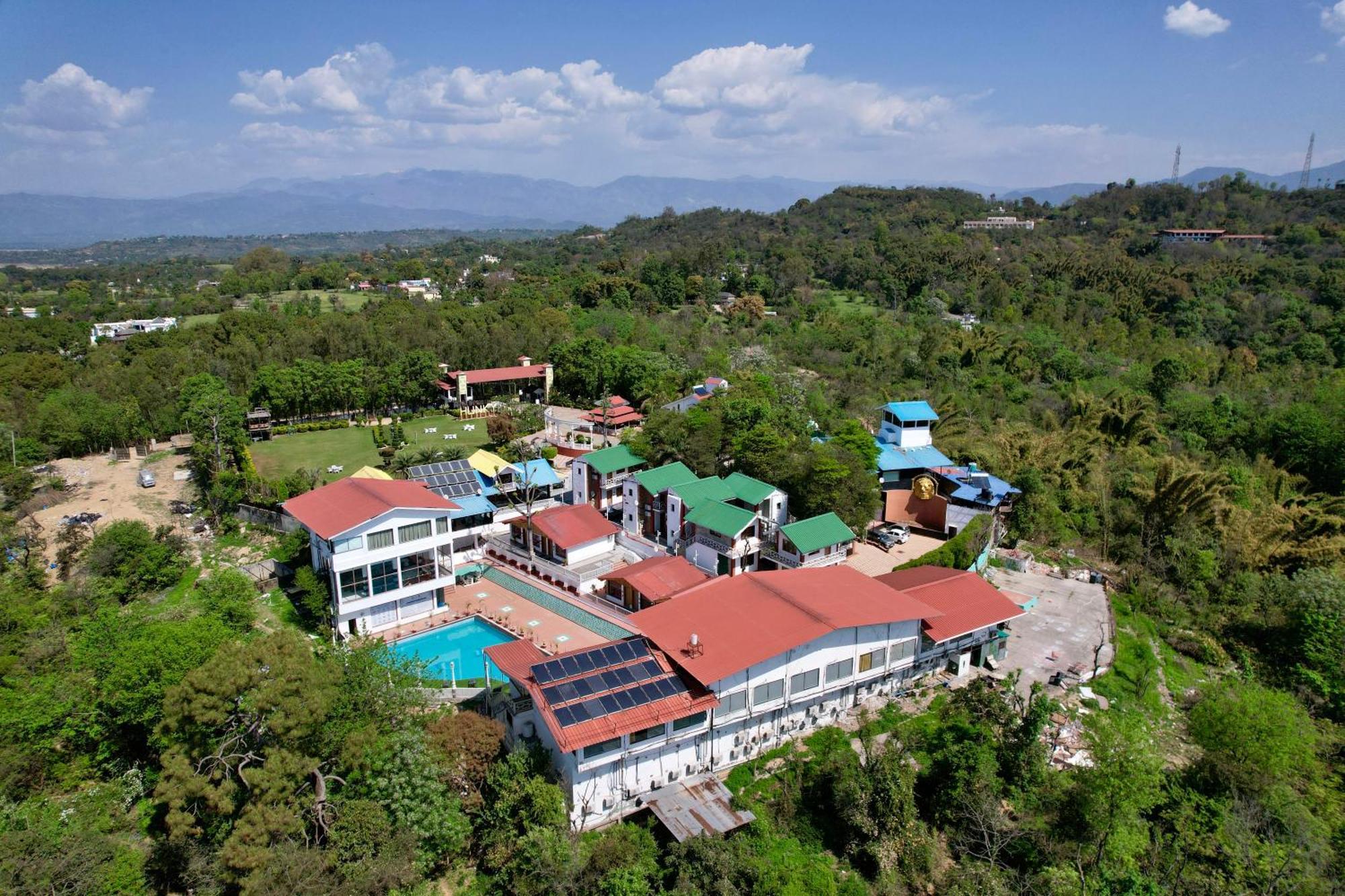 Hunky Dory Resort And Spa Dhar Khurd Exterior foto